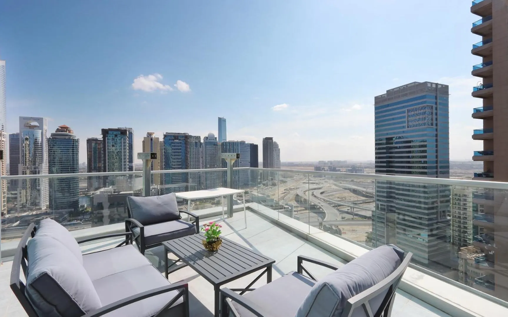 Livbnb - Contemporary Suite With Private Plunge Pool Dubai United Arab Emirates