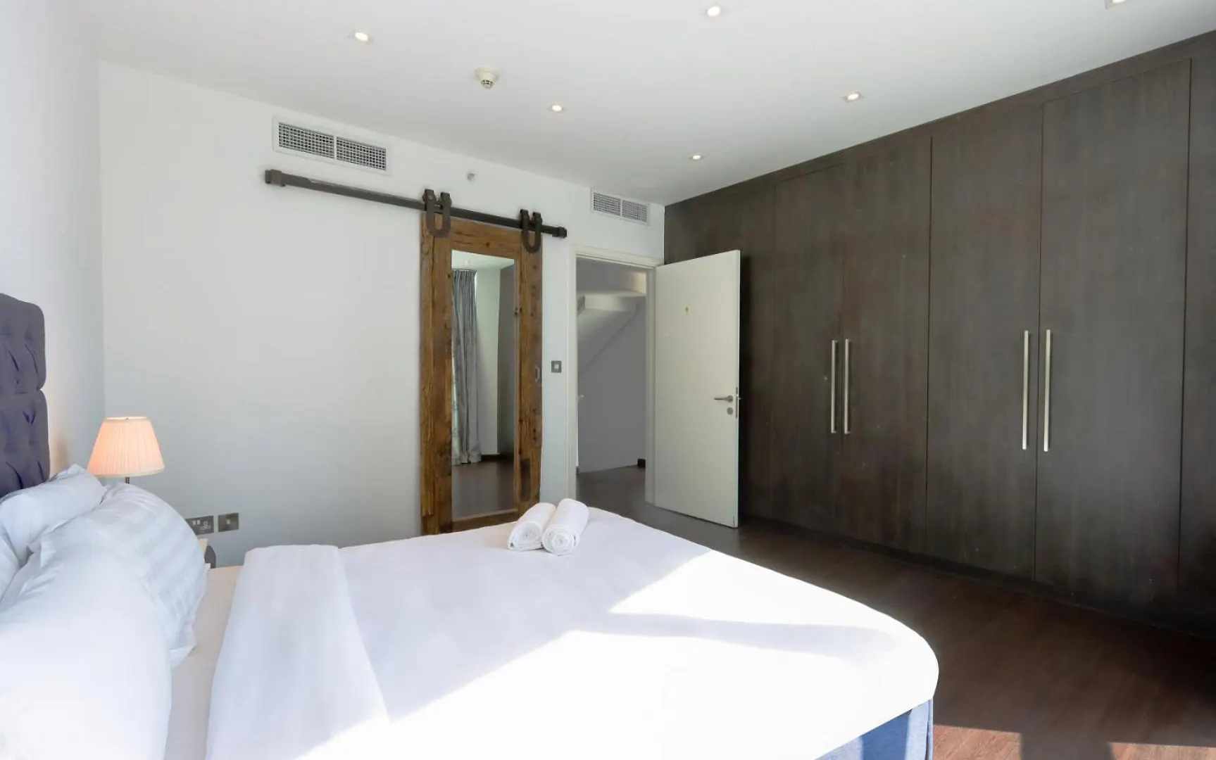 Apartment Livbnb - Contemporary Suite With Private Plunge Pool Dubai