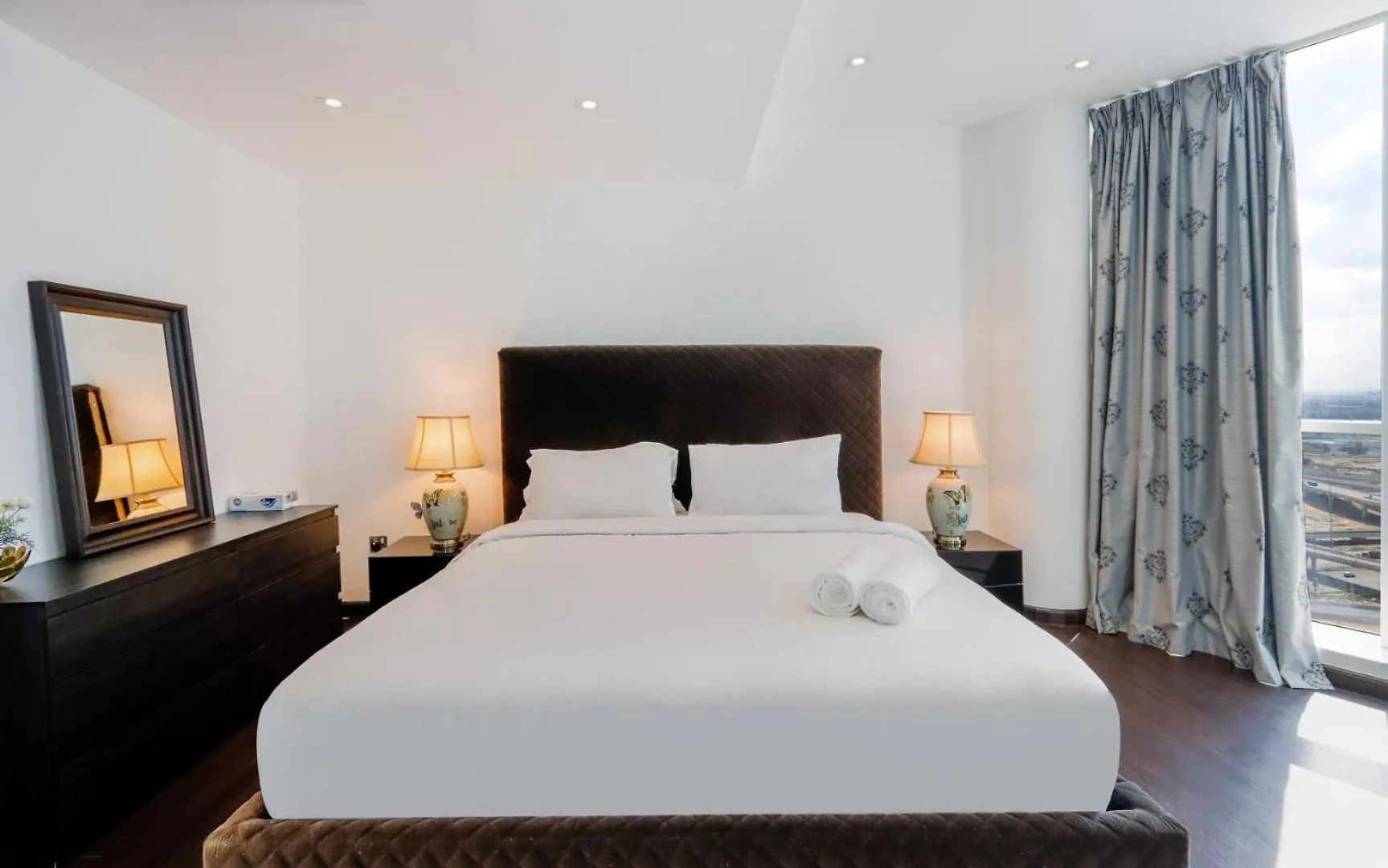 Apartment Livbnb - Contemporary Suite With Private Plunge Pool Dubai