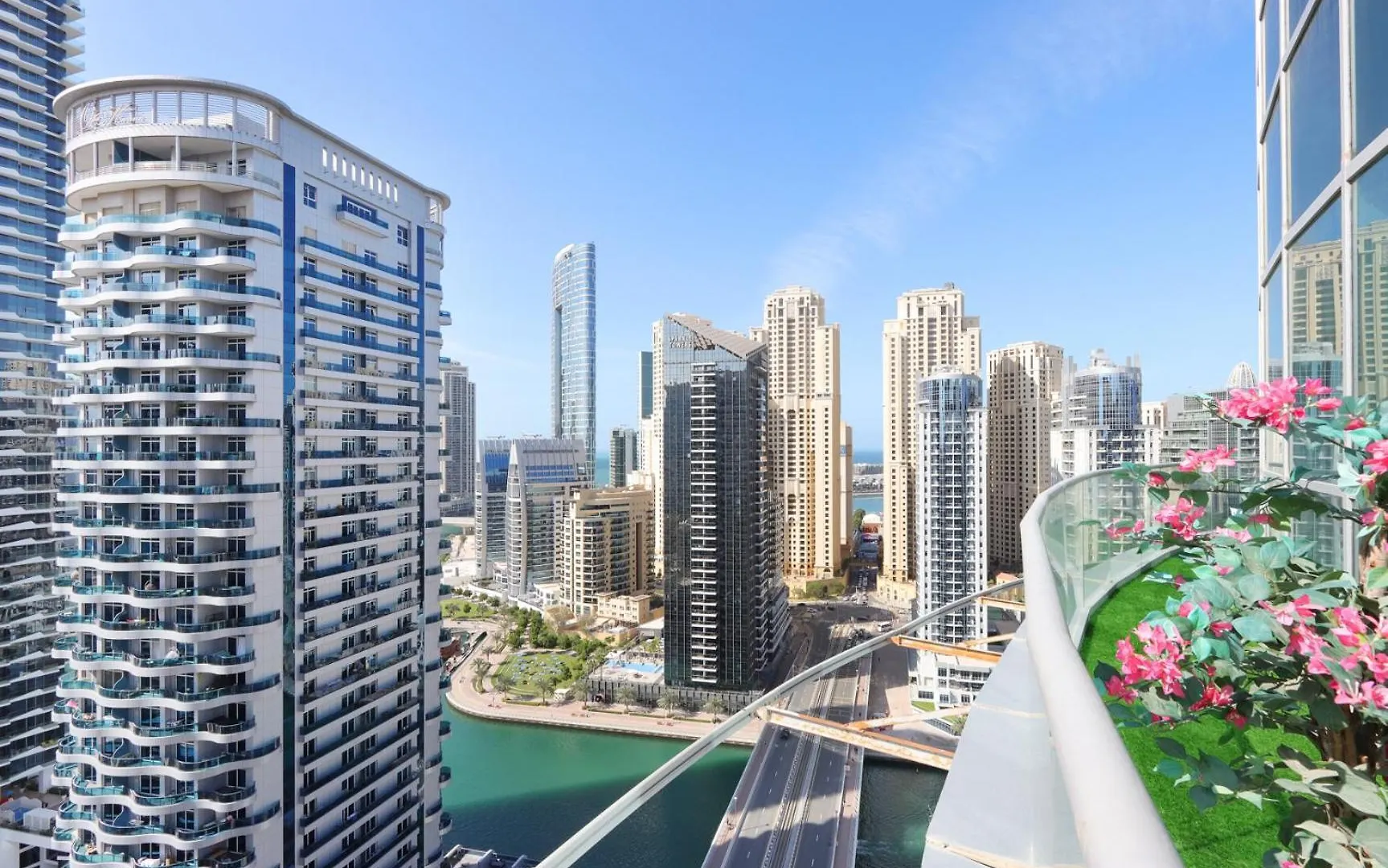 Livbnb - Contemporary Suite With Private Plunge Pool Dubai Apartment